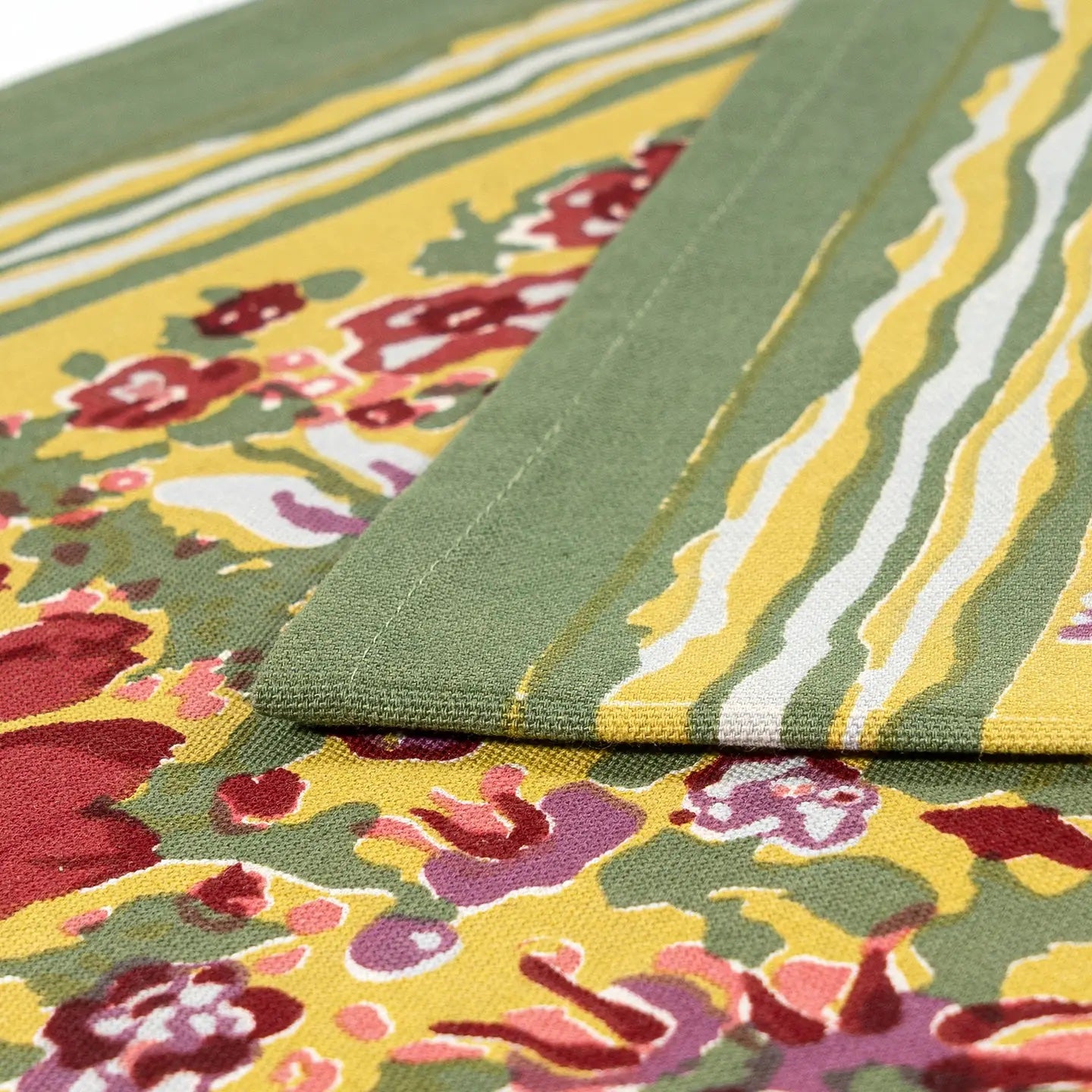 Jardin Table Runner