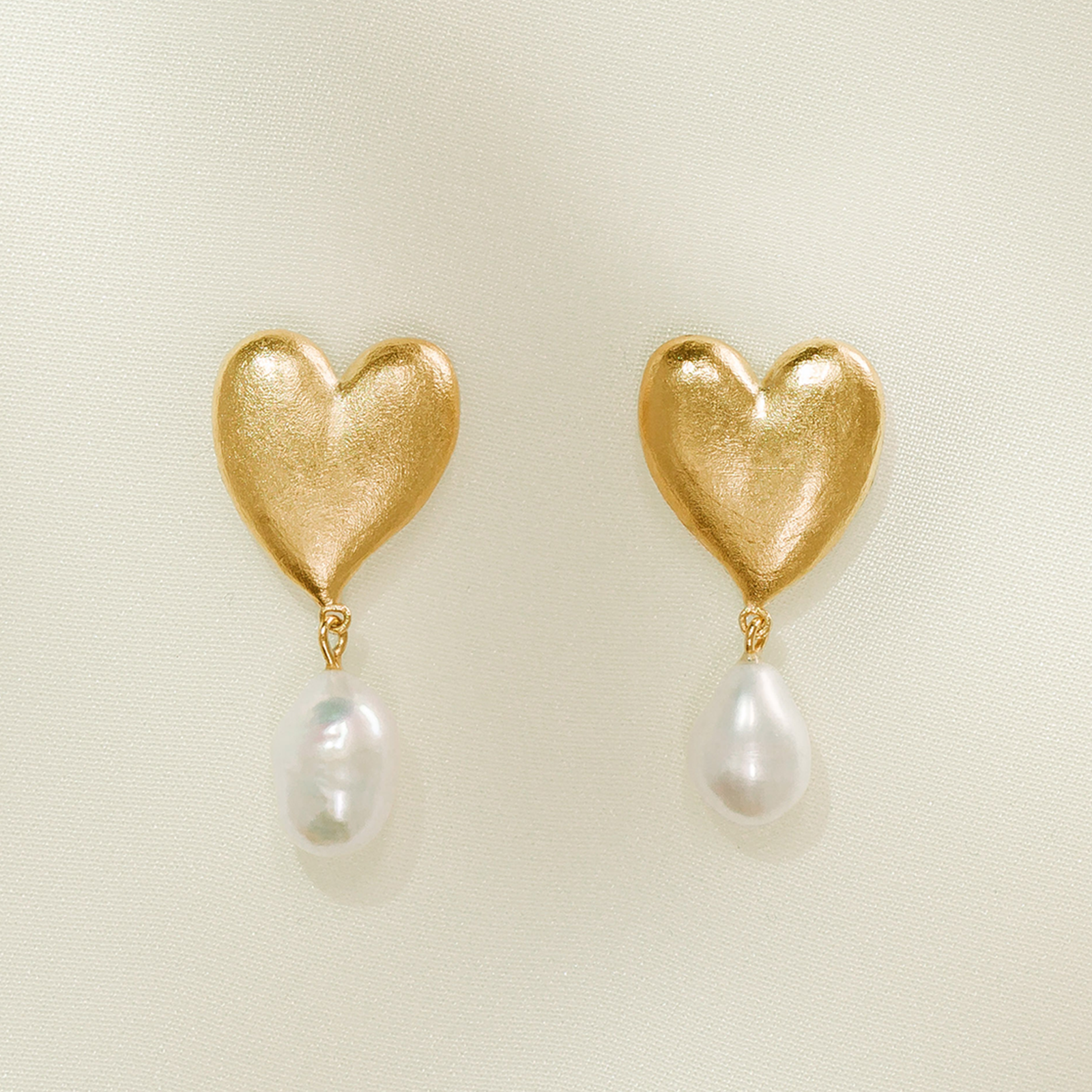 Ángel Earrings by Agape | Waterproof